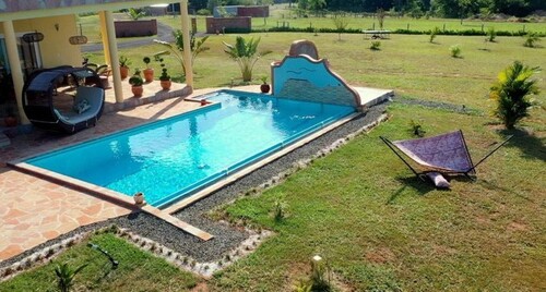 Bild 2 - 7 Zimmer Einfamilienhaus zum Kaufen in Caazapa