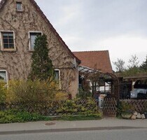 Kleines Bauernhaus mit Scheune und Nebengebäude - Saalfeld