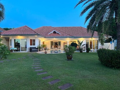 Bild 2 - 7 Zimmer Einfamilienhaus zum Kaufen in Bang Saray