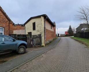 Baugrundstück mit einem alten Wohnhaus - laage-Liessow