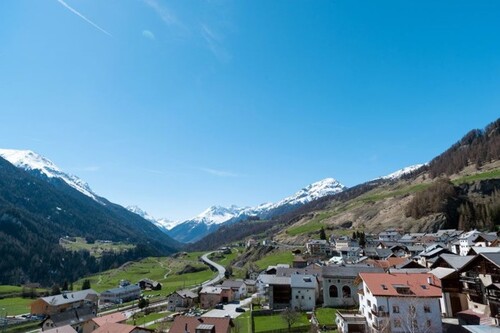 Bild 1 - Schweizer Hotel im Engadin - 2.120.000,00 EUR Kaufpreis, ca.  1.500,00 m² Wohnfläche