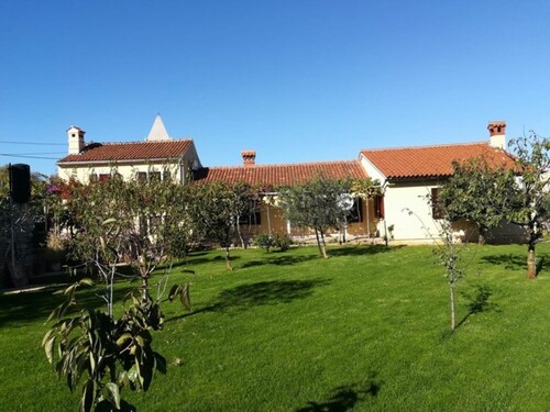 Bild 1 - Zauberhaft renoviertes Steinhaus mit Anbauten und Meerblick