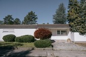 Bild 1 - Exklusiver Bungalow mit Schwimmbad auf Südgrundstück