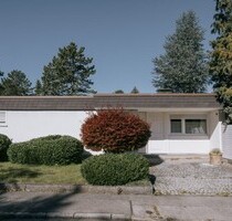 Exklusiver Bungalow mit Schwimmbad auf Südgrundstück - Krailling