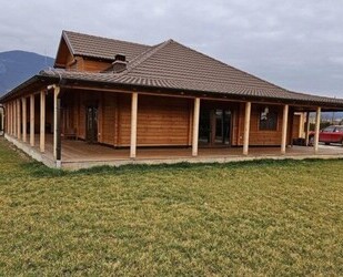 Holzhaus mit Land - 400.000,00&nbsp;EUR Kaufpreis, ca.&nbsp; 190,00&nbsp;m&sup2;&nbsp;Wohnfl&auml;che in Istog (PLZ: 31000)