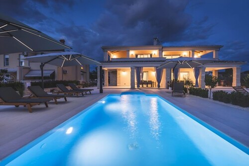 Bild 2 - 5 Zimmer Einfamilienhaus zum Kaufen in Umag