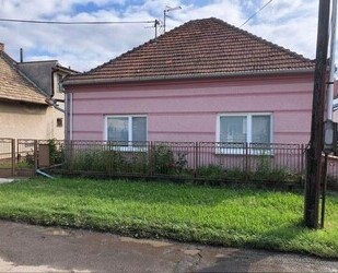Haus mit Großem Grundstück zu verkaufen - Bàtorové Kosihy