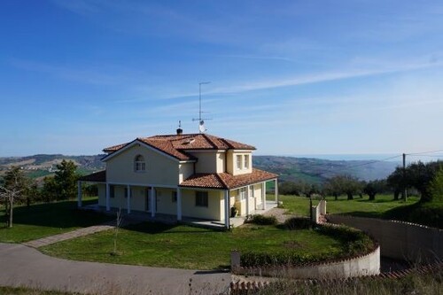 Bild 2 - 7 Zimmer Einfamilienhaus zum Kaufen in Pescara