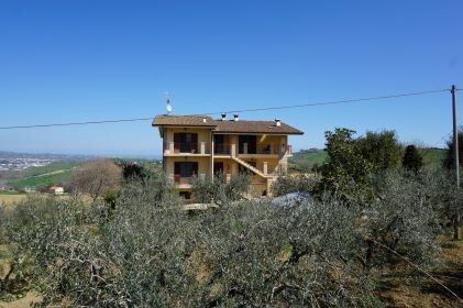 Bild 3 - 6 Zimmer Einfamilienhaus in Notaresco