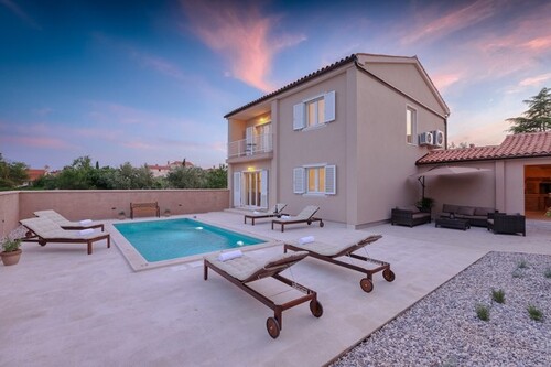 Bild 1 - Ferienhaus mit Pool in der Nähe von Pula