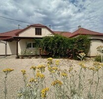 In Keszthey ein gepflegtes 85m2 Haus mit 1424m2 Grund - Keszthely