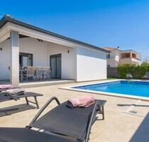 Stilvoller Bungalow in Bestlage vor den Toren Pulas