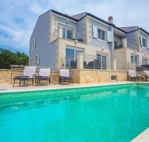 Eine schöne Villa mit Panoramablick auf das Meer - Katelir-Labinci