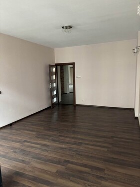 Bild 2 - 4 Zimmer Etagenwohnung zum Kaufen in Wroclaw
