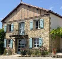 Geschmackvoll restauriertes Haus mit Gite und Pool - Seissan