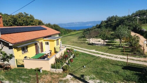 Bild 1 - Haus mit Nebengebäude in herrlicher Alleinlage mit Meerblick