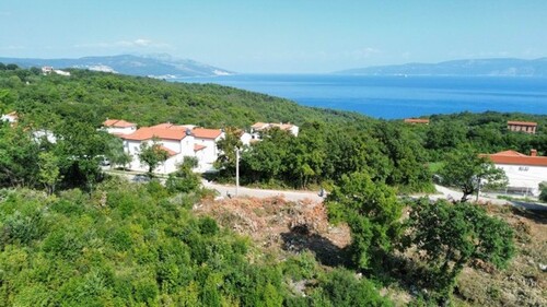 Bild 1 - Ausgezeichnetes Grundstück am Meer in begehrte Lage im Osten Istriens