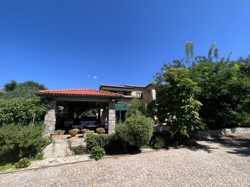 Bild 2 - 4 Zimmer Einfamilienhaus zum Kaufen in Kostrena