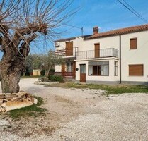 2 Häuser 400 m vom Meer entfernt Umag Kroatien - Zambratija