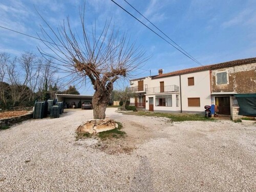 Bild 2 - 5 Zimmer Einfamilienhaus zum Kaufen in Zambratija