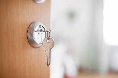 Bild 1 - Sehr gepflegtes 2-Familien-Haus mit gehobener Ausstattung