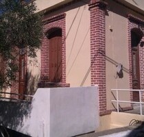 NEOKLASSISCHES HAUS AUF DER INSEL OINOUSSES