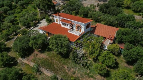 Bild 2 - 7 Zimmer Einfamilienhaus zum Kaufen in Skaloma Fokidas