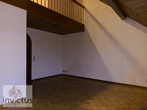 Wohn- / Esszimmer - Dachgeschoßwohnung mit 96,00 m² in Öhringen zur Miete