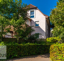 Dreifamilienhaus mit großem Garten, Terrasse u. Loggia! Wohnen und Vermieten unter einem Dach. - Heilbronn / Neckargartach