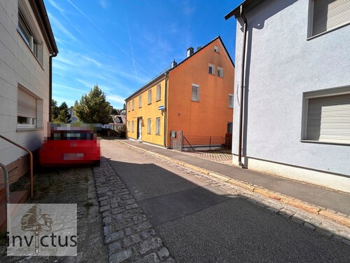Seitenansicht - 14 Zimmer Mehrfamilienhaus, Wohnhaus in Ludwigsburg