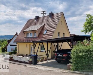 Charmantes Zweifamilienhaus in Obersulm! Vielseitig nutzbar für Familien, Investoren und Mehrgenerationenwohnen