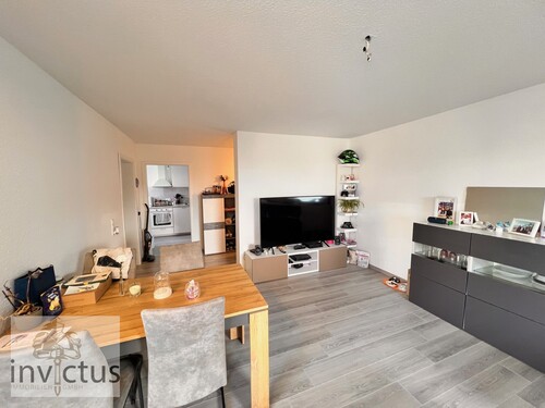 Wohnzimmer - 2 Zimmer Etagenwohnung in Besigheim