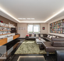 Ein Haus, das inspiriert – tolle Architektur, perfekter Grundriss, mit Garage u. Garten - Gefühl pur - Langenbrettach