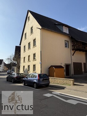 Hausansicht Straßenseite - 4.5 Zimmer Zweifamilienhaus zum Kaufen in Ittlingen