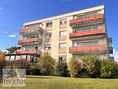 Außenansicht - Selbst einziehen oder vermieten - hier ist alles möglich. Balkon, Stellplatz und Wiese vorhanden!