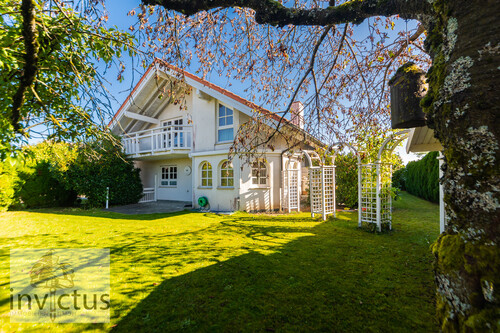 Außenansicht - Zeitlose Eleganz trifft Natur! Exklusive Villa mit Park-Gartenambiente, 2 Kaminen & einer Spa Oase