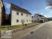 Hausansicht Straße - 7 Zimmer Einfamilienhaus zum Kaufen in Bad Mergentheim / Apfelbach