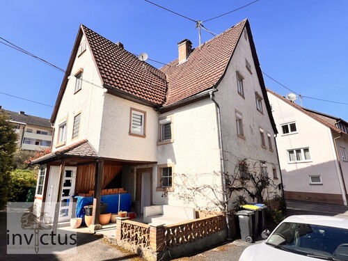 Vorderansicht mit Terrasse - 