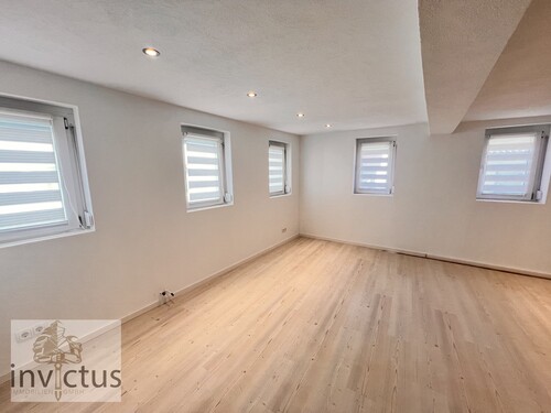 Zimmer 1 - 9 Zimmer Einfamilienhaus zum Kaufen in Ravenstein / Merchingen