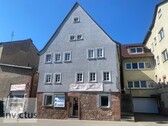 Straßenansicht - Vielseitiges Wohn- und Geschäftshaus mit Werkstatt und Ladenfläche in zentraler Lage