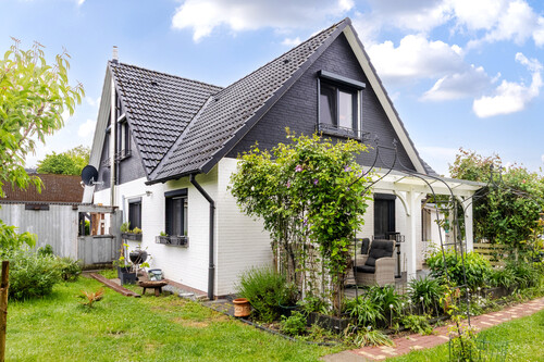 Titelbild - 8 Zimmer Einfamilienhaus in Borgstedt