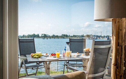 Terrasse an der Waterkant – Seele baumeln lassen - 