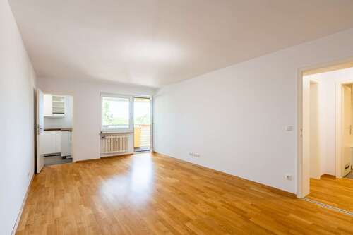 Wohnzimmer - 2 Zimmer 2- Zimmerwohnung zum Kaufen in München