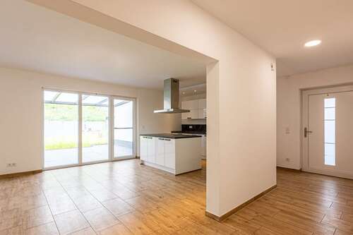 Eingang Wohnung EG - 