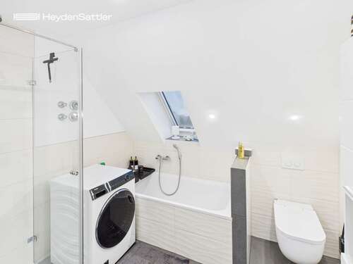 Bad - 2 Zimmer Maisonettenwohnung in Augsburg