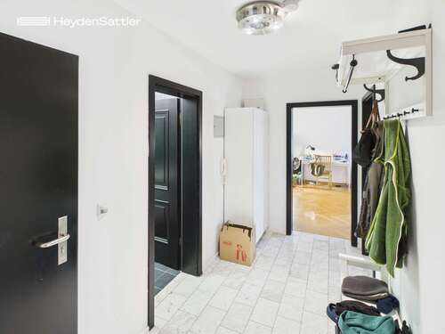 Flur - 3 Zimmer 3- Zimmerwohnung in Augsburg