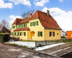 Bezaubernde Doppelhaushälfte mit liebevollen Details und Garage in Rottweil!