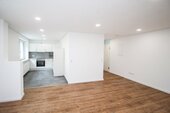 Wohnen/Essen/Küche - Modernisierte 2-Zimmer-Wohnung mit Einbauküche in Oberndorf a. N.
