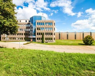 Attraktive Gewerbeimmobilie mit großer Produktionshalle & Büroflächen - Teilflächen möglich! - Zimmern