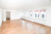 Wohnen/Essen Ansicht 2 - 2 Zimmer Etagenwohnung zur Miete in Oberndorf